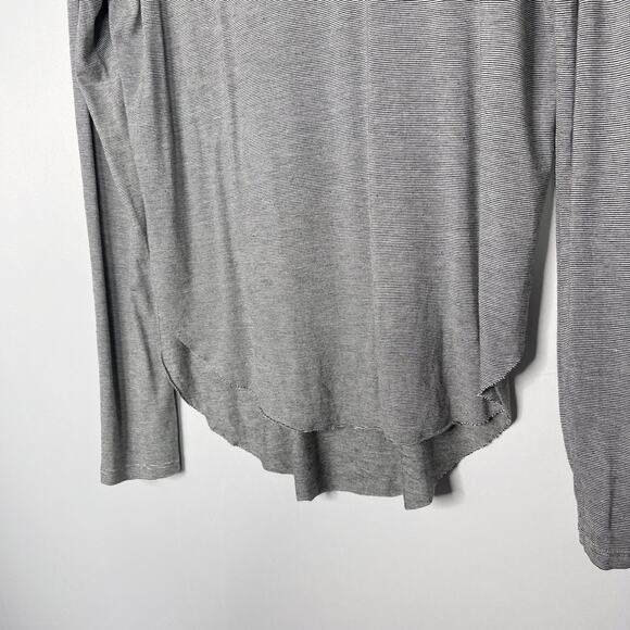 Melrose and Market Medium M Gray Striped Long Sleeve Crew Neck Tshirt Side Split - Picture 5 of 7